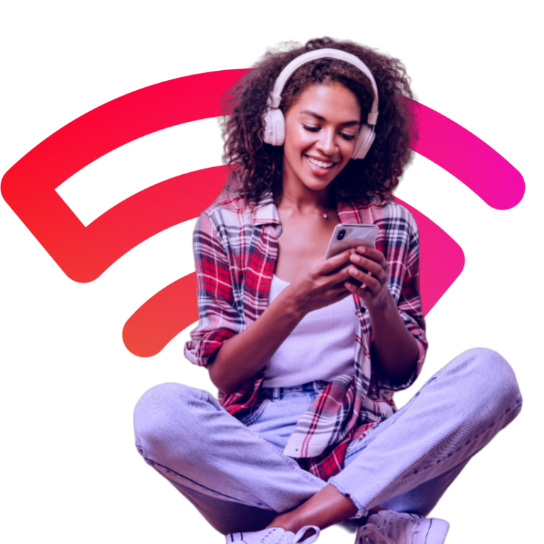 qual-a-melhor-oi-fibra-mulher-feliz-usando-siga-telecom-melhor-internet-de-aparecida-de-goiania-768x983